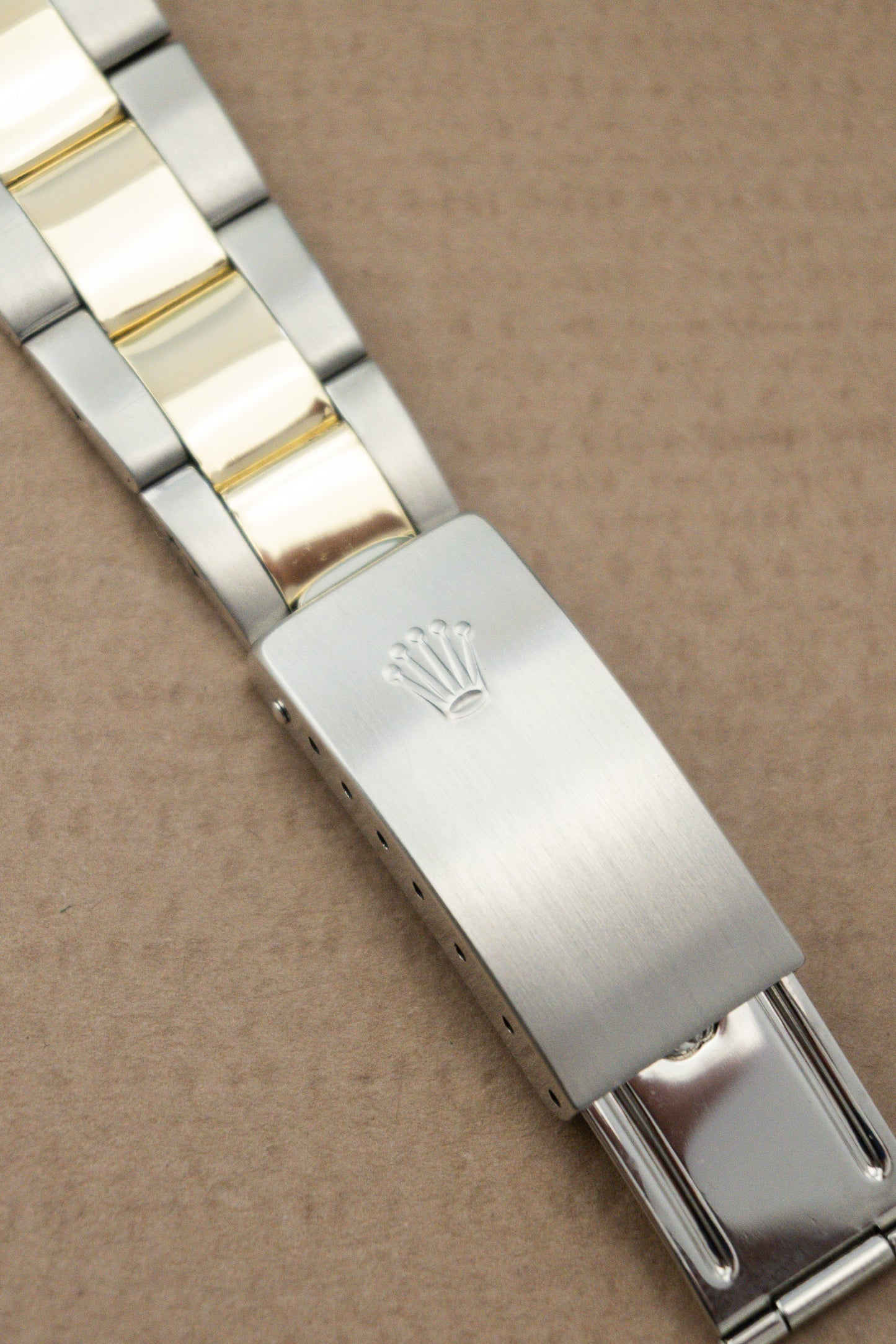 Rolex Oyster Perpetual Date 34 Ref. 1500 | 18K Gold | Fluted Bezel | Automatic