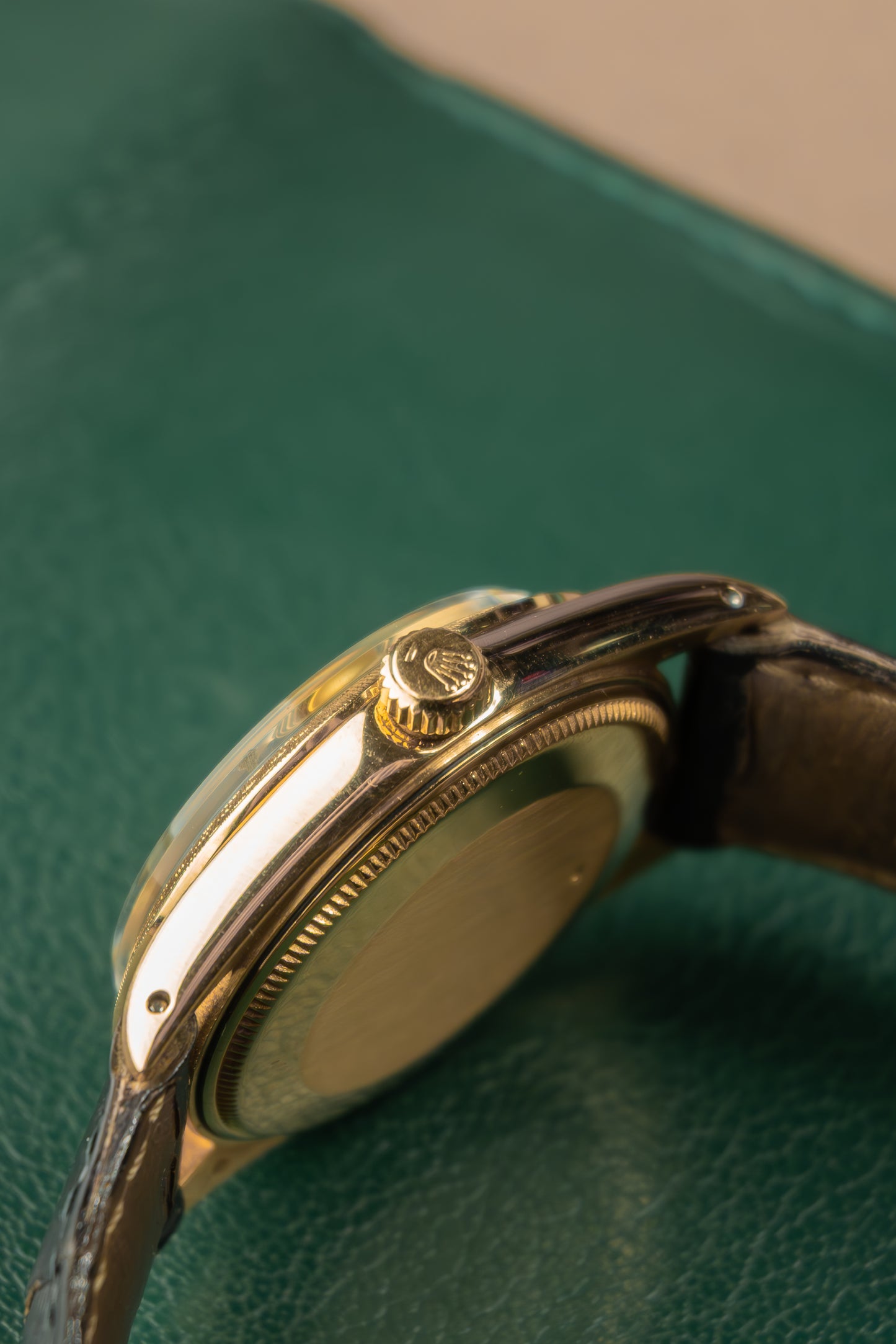 Rolex Oyster Perpetual 34 'Décor Moiré'