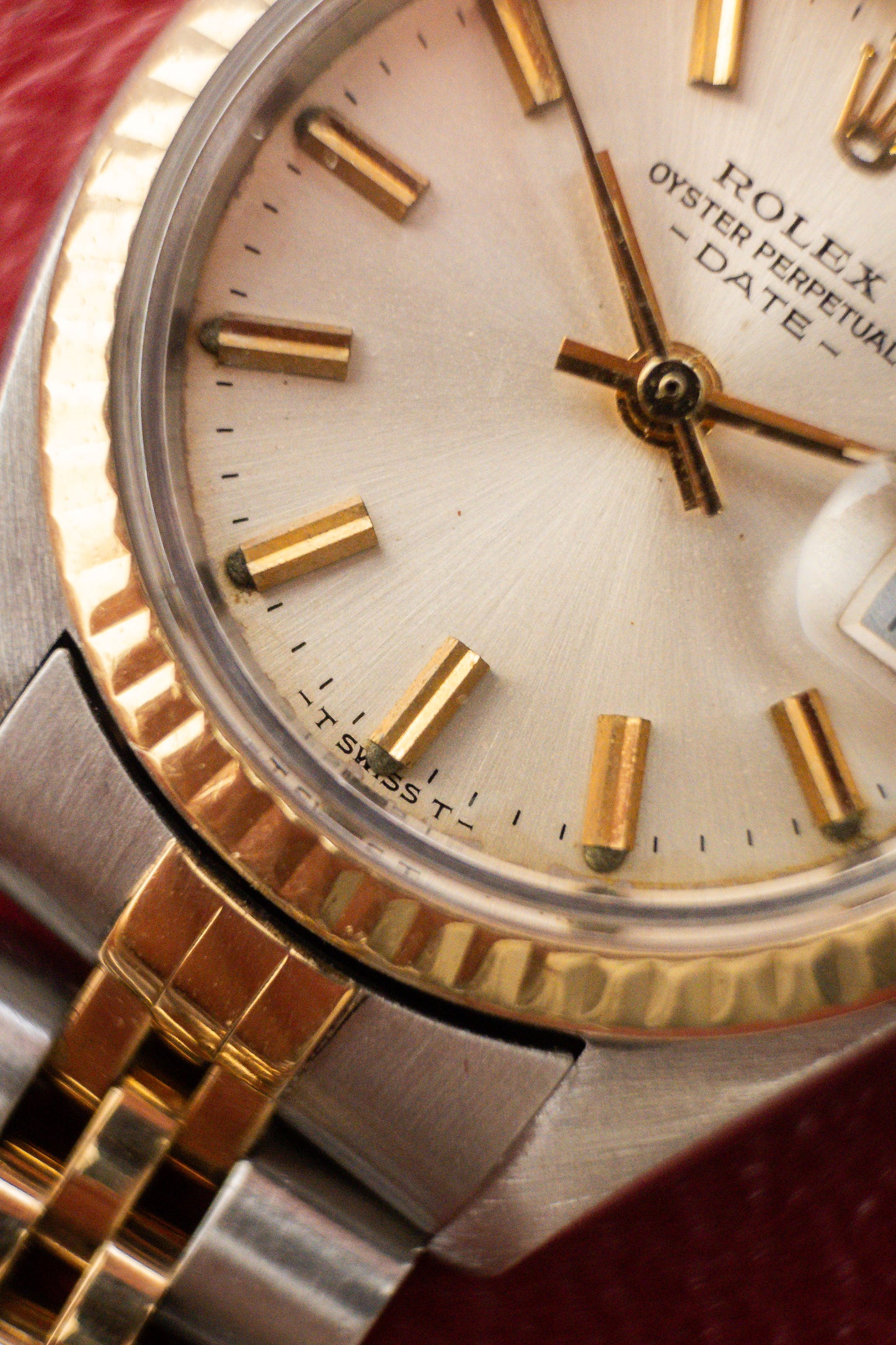 Rolex Oyster Perpetual Date 26 | Jubilee Bracelet | Fluted Bezel | 18K Gold | Lady Datejust | Ref. 6917