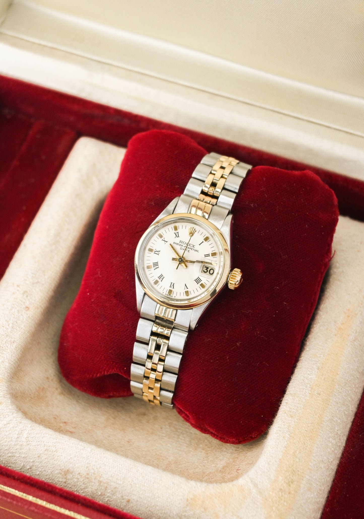 Rolex Oyster Perpetual Date 26 ref. 6516 | Roman Dial | Smooth Bezel | Jubilee Bracelet