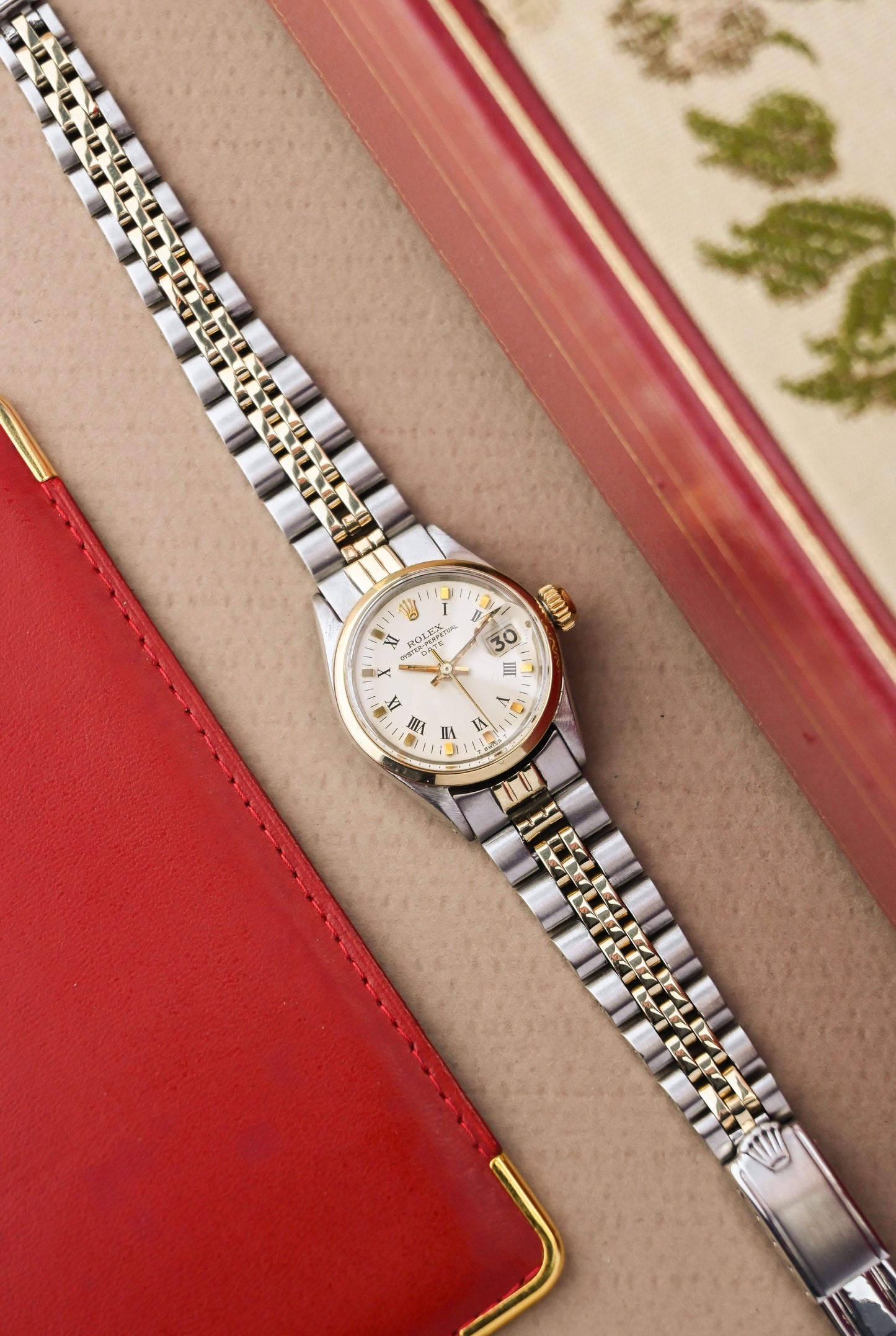 Rolex Oyster Perpetual Date 26 ref. 6516 | Roman Dial | Smooth Bezel | Jubilee Bracelet