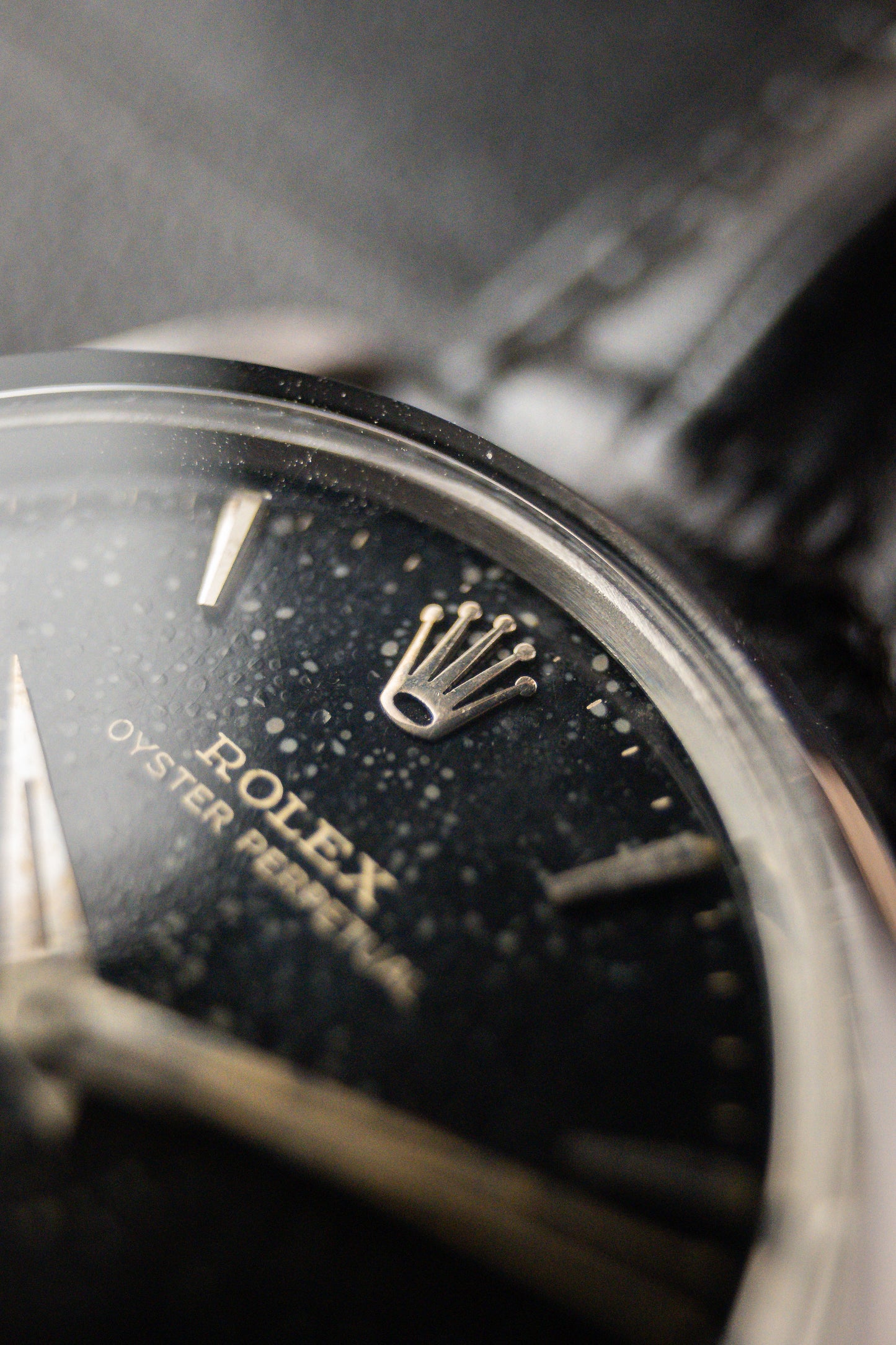Rolex Oyster Perpetual 34 Ref. 1002 | Swiss Only Black Gloss Gilt Dial | Dauphine Hands | 1964