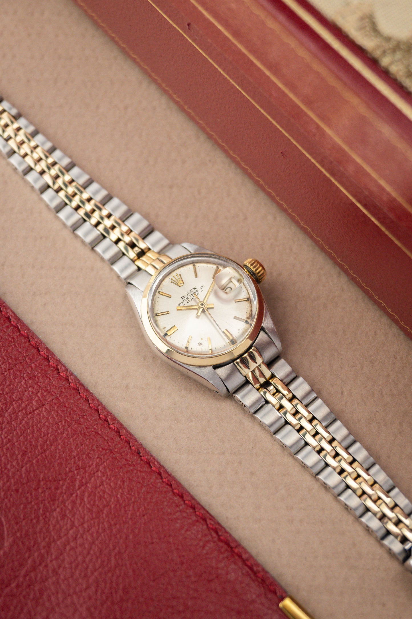 Rolex Oyster Perpetual Date 26 | Jubilee Bracelet | 18K Gold | Lady Datejust | Ref. 6516
