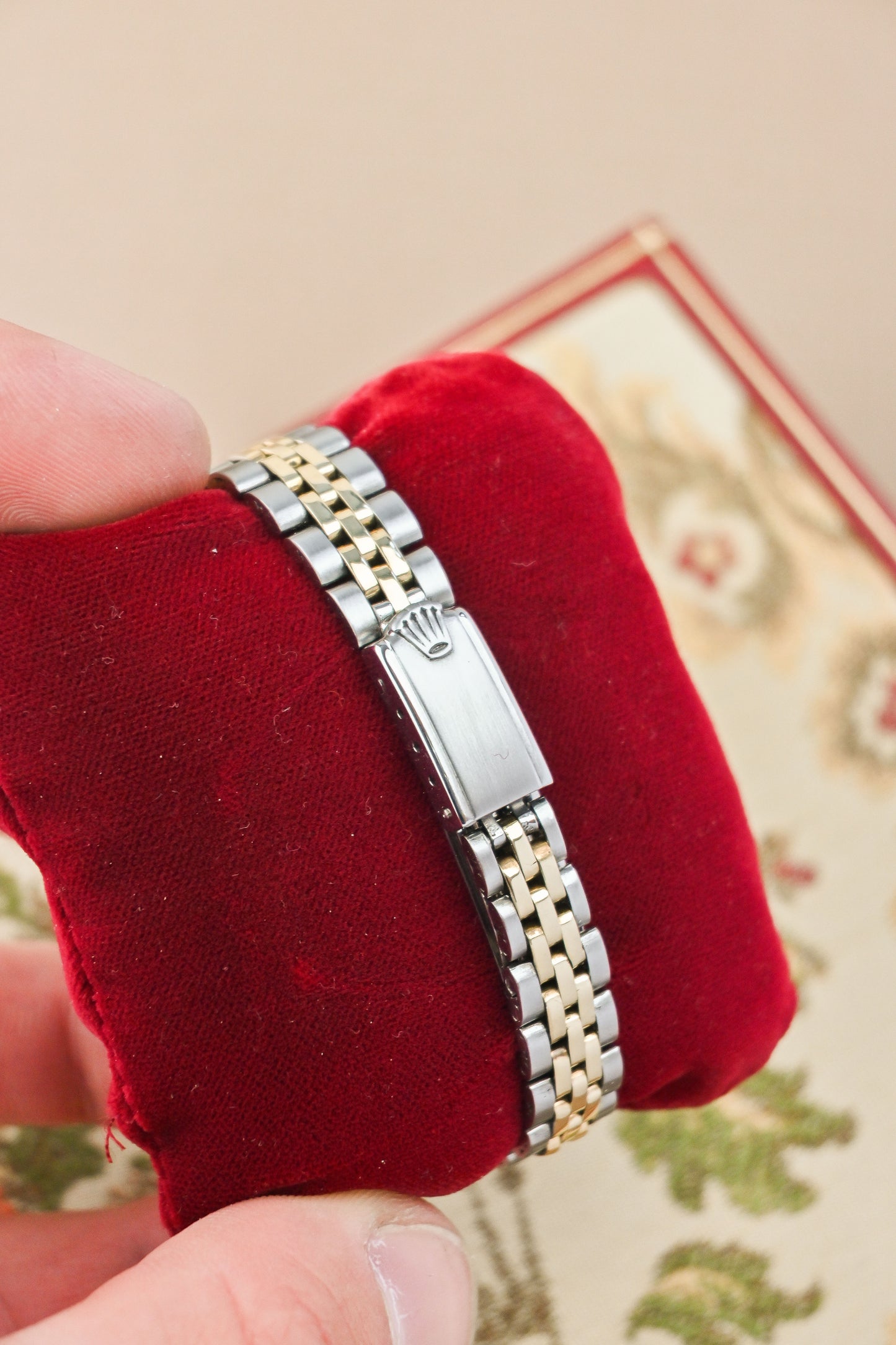 Rolex Oyster Perpetual Date 26 ref. 6516 | Roman Dial | Smooth Bezel | Jubilee Bracelet