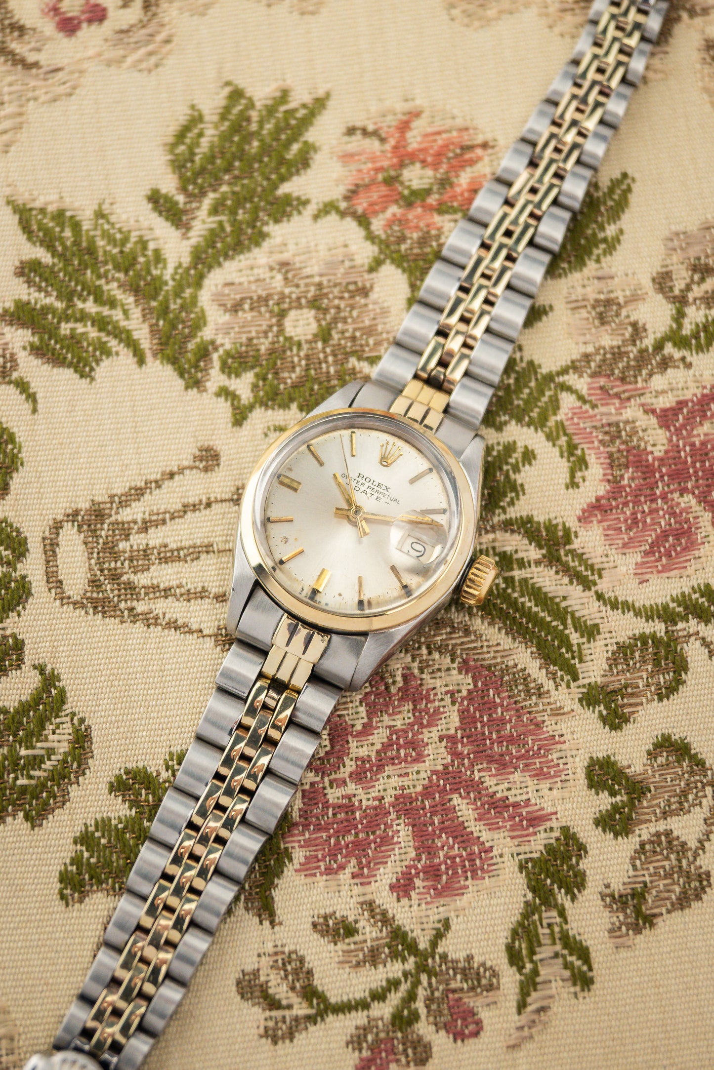 Rolex Oyster Perpetual Date 26 | Jubilee Bracelet | 18K Gold | Lady Datejust | Ref. 6516