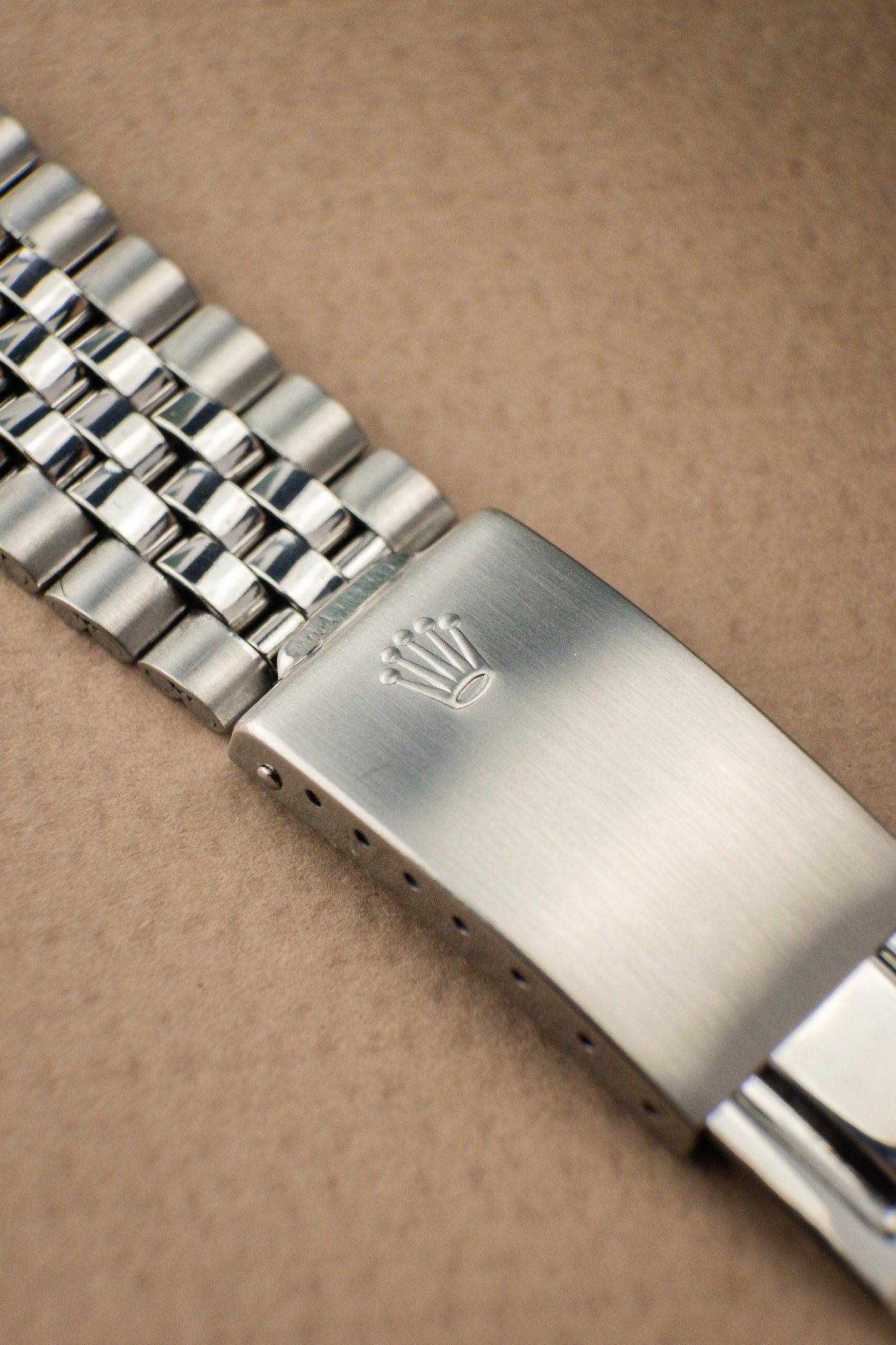 Rolex Oyster Perpetual Datejust 36 Ref. 1601 | 18K Whitegold Fluted Bezel | Jubilee Bracelet | Sharp Condition