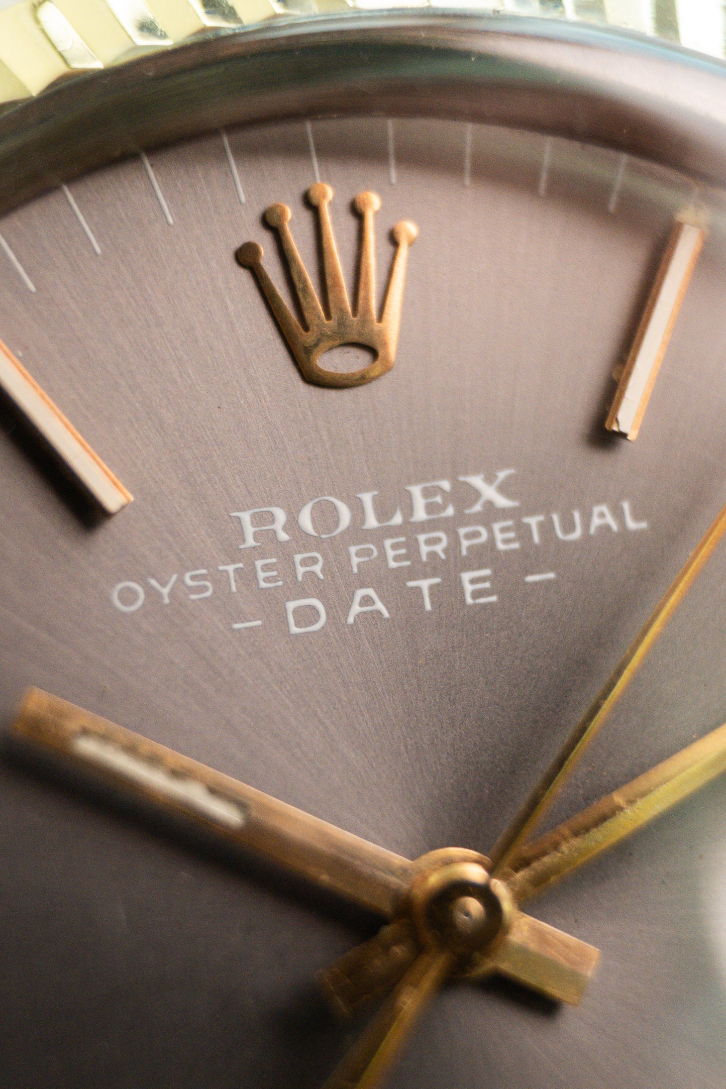 Rolex Oyster Perpetual Date 34 Ref. 1500 | 18K Gold | Fluted Bezel | Automatic