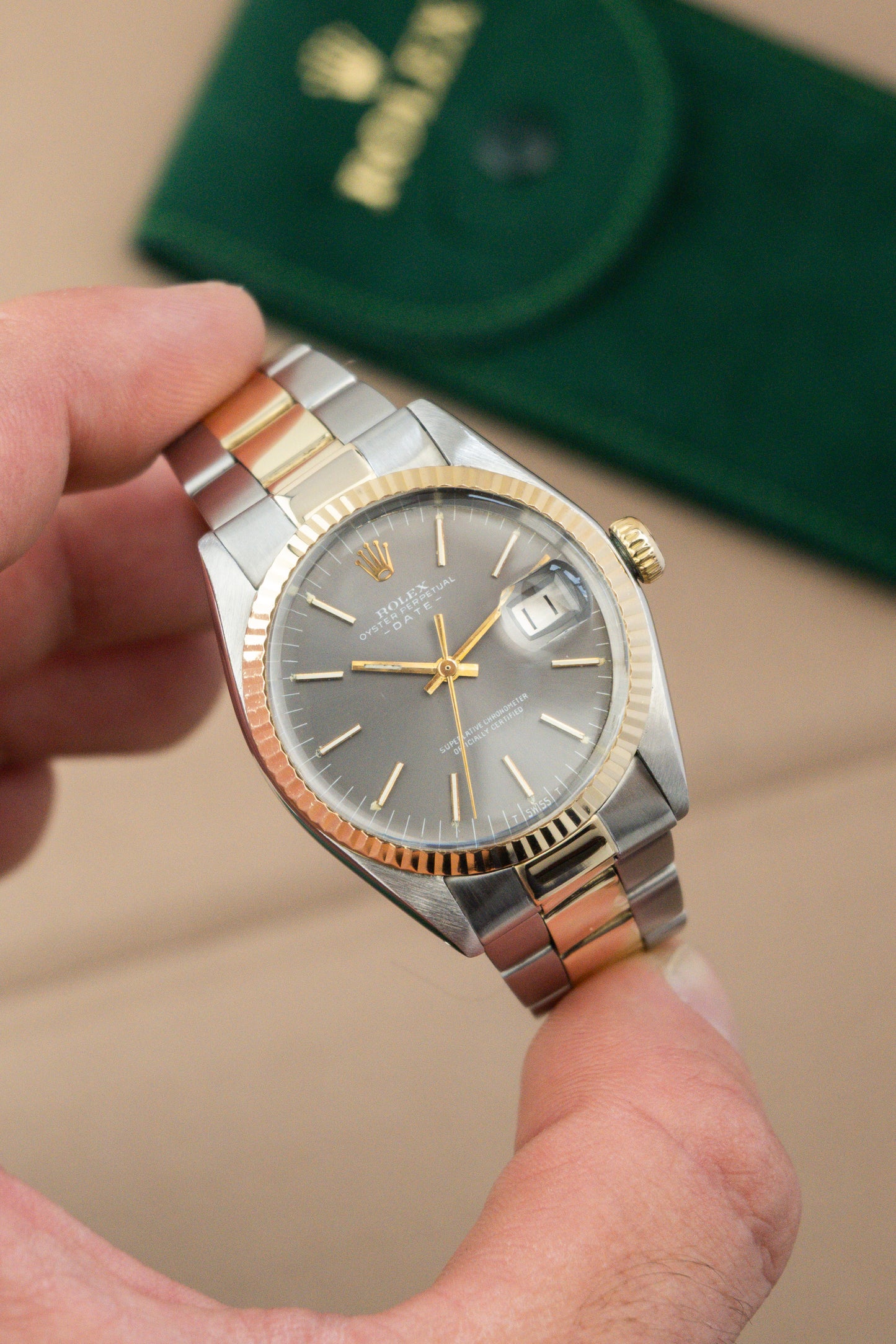 Rolex Oyster Perpetual Date 34 Ref. 1500 | 18K Gold | Fluted Bezel | Automatic