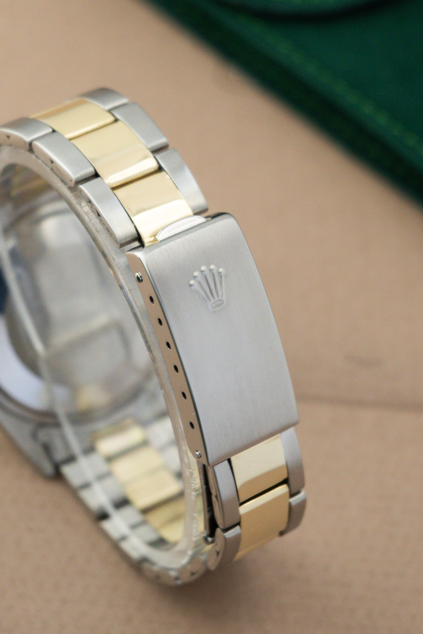Rolex Oyster Perpetual Date 34 Ref. 1500 | 18K Gold | Fluted Bezel | Automatic