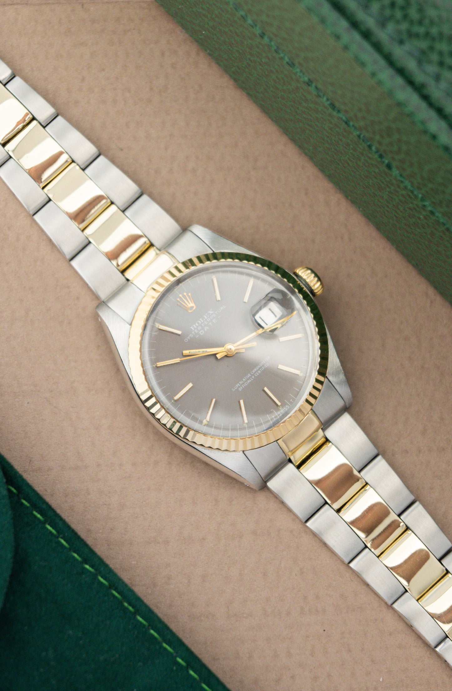 Rolex Oyster Perpetual Date 34 Ref. 1500 | 18K Gold | Fluted Bezel | Automatic