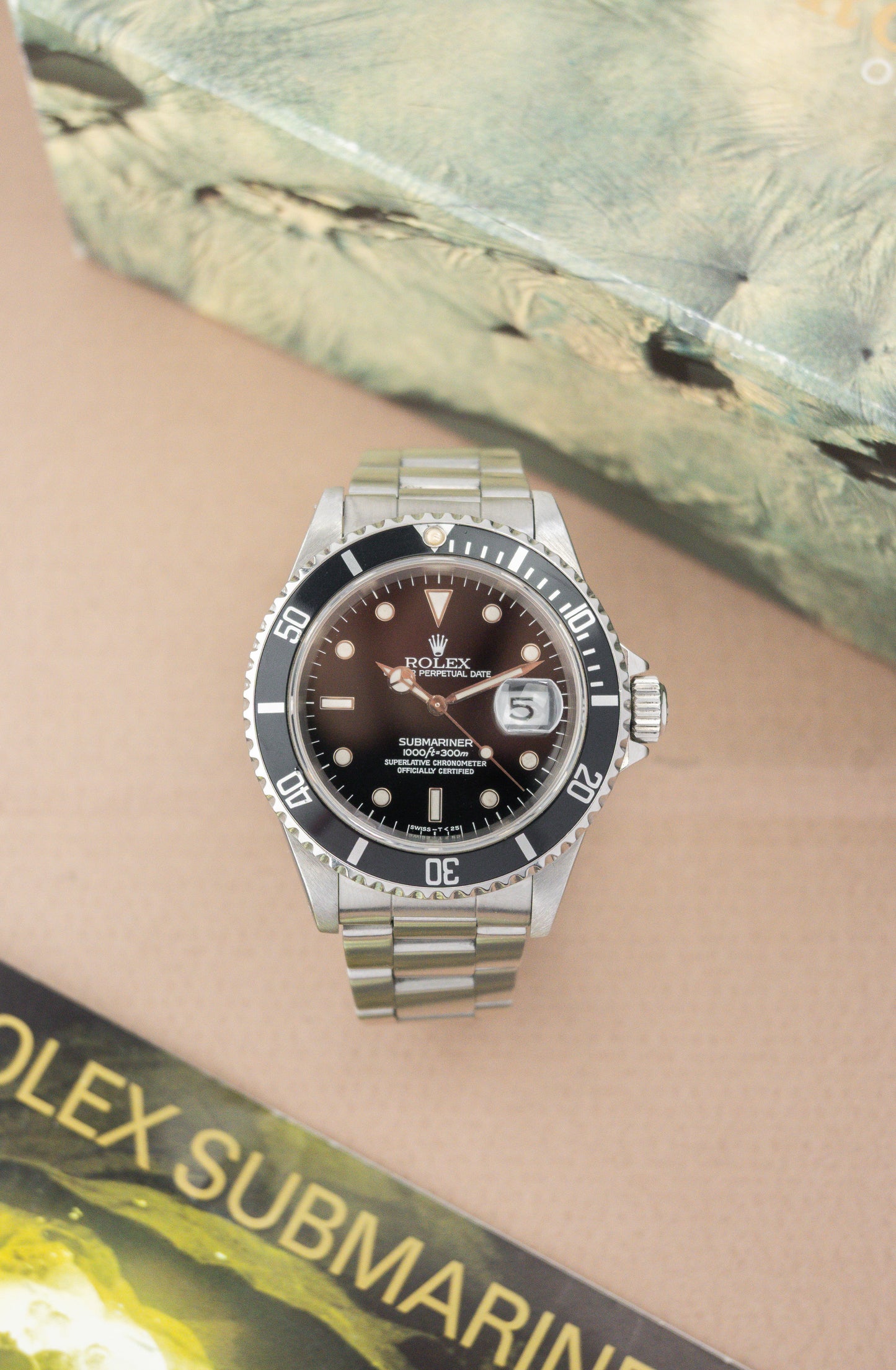 Rolex Submariner 40 | Ref. 16610 | Date | Black Gloss Dial | Sharp Condition