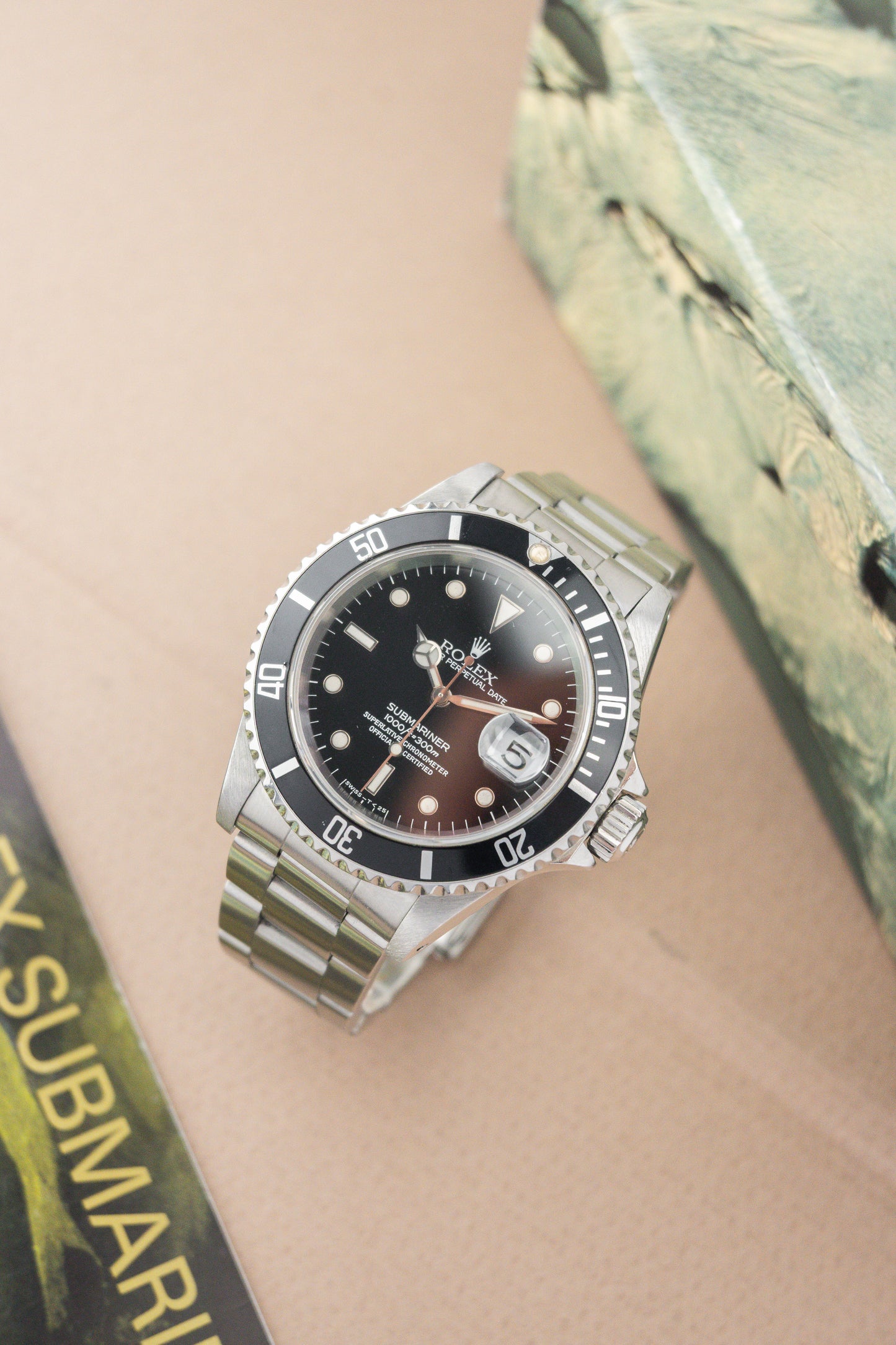 Rolex Submariner 40 | Ref. 16610 | Date | Black Gloss Dial | Sharp Condition