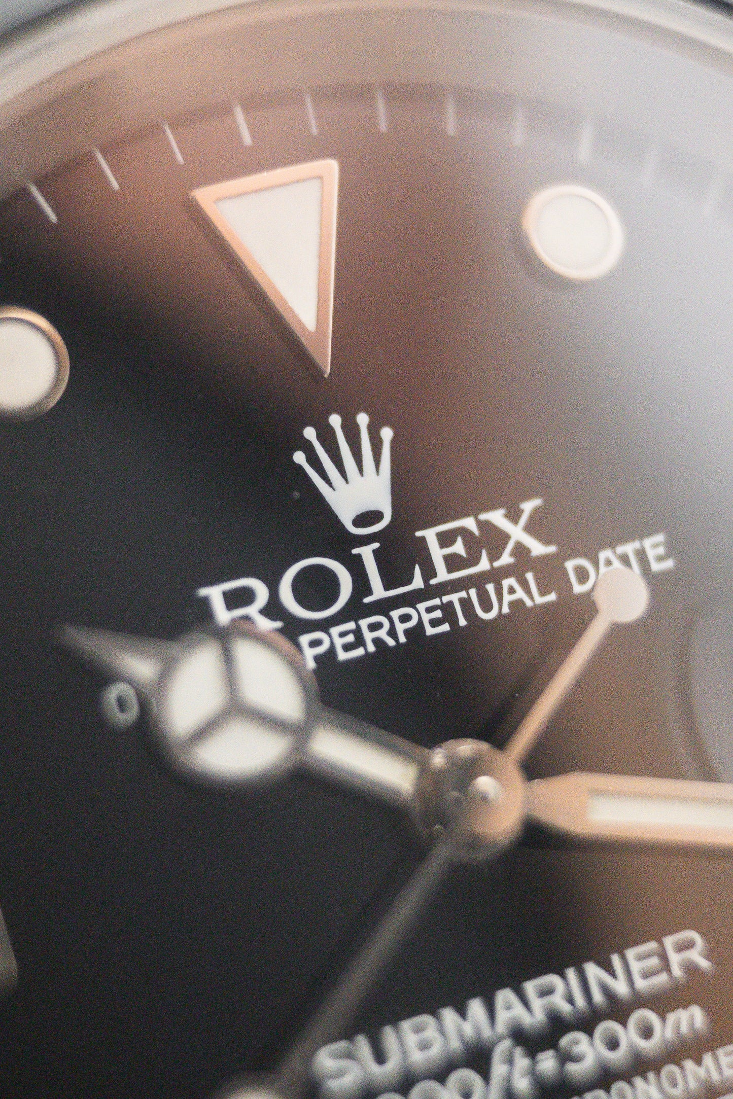 Rolex Submariner 40 | Ref. 16610 | Date | Black Gloss Dial | Sharp Condition