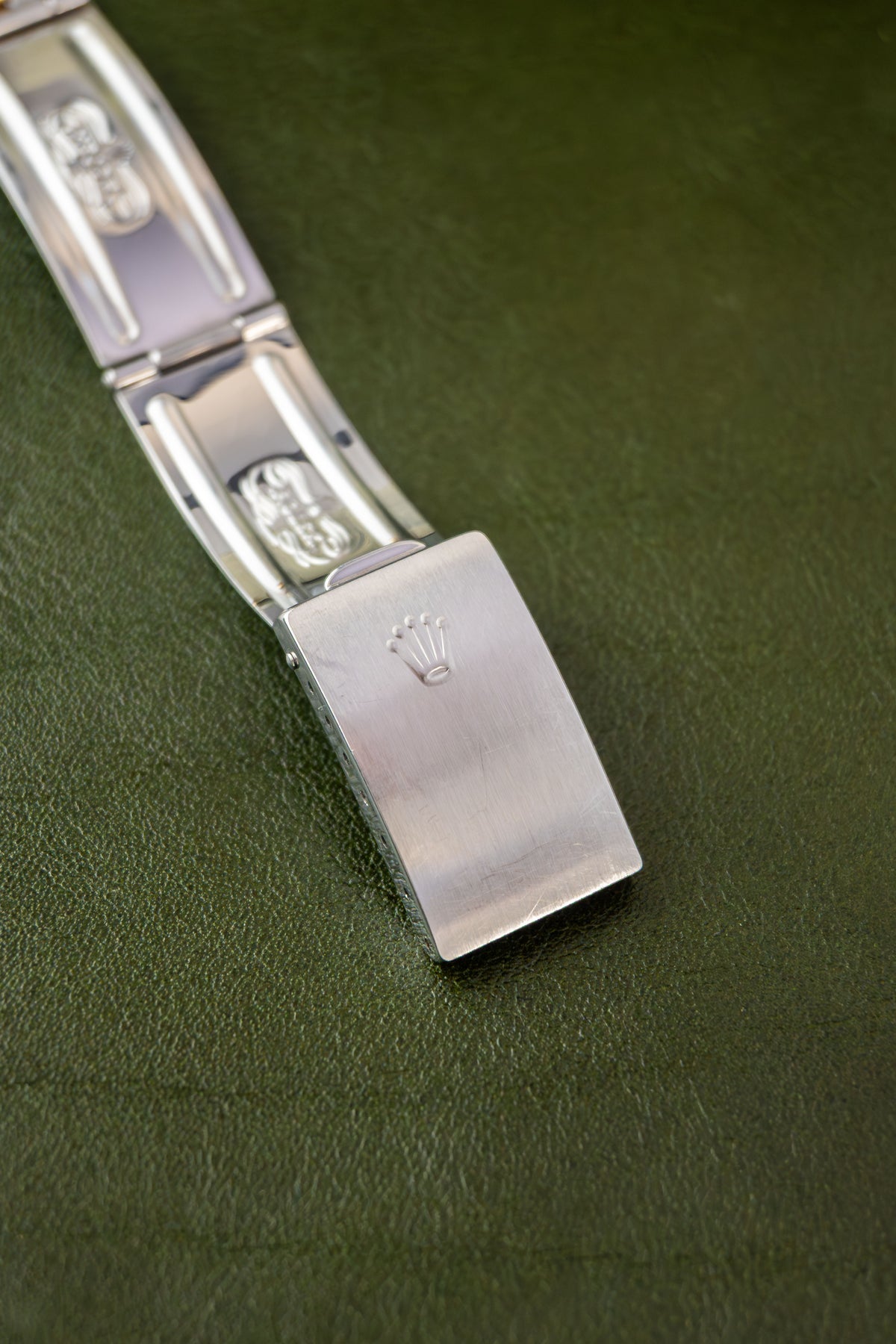 Rolex Datejust 36 Ref.16233 | Jubilee Bracelet | Fluted Bezel | 1996 | Gold Dial | Caliber 3035 | Unpolished