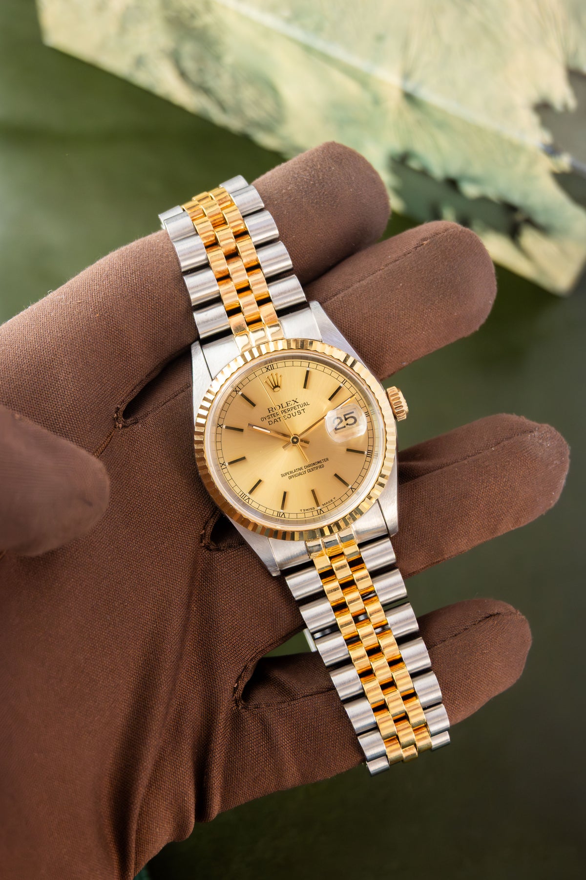 Rolex Datejust 36 Ref.16233 | Jubilee Bracelet | Fluted Bezel | 1996 | Gold Dial | Caliber 3035 | Unpolished