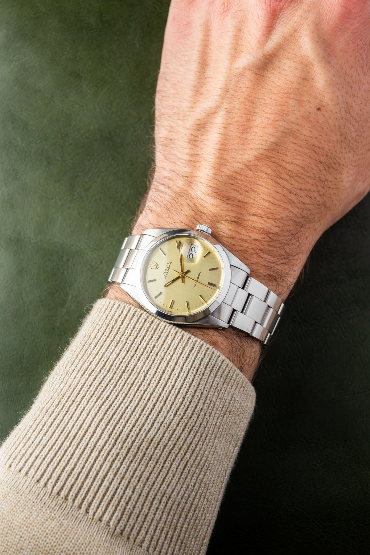 Rolex Oysterdate 34 Ref.6694 | Oyster Bracelet | Smooth Bezel | 1971 | Gold Dial | Caliber 1210