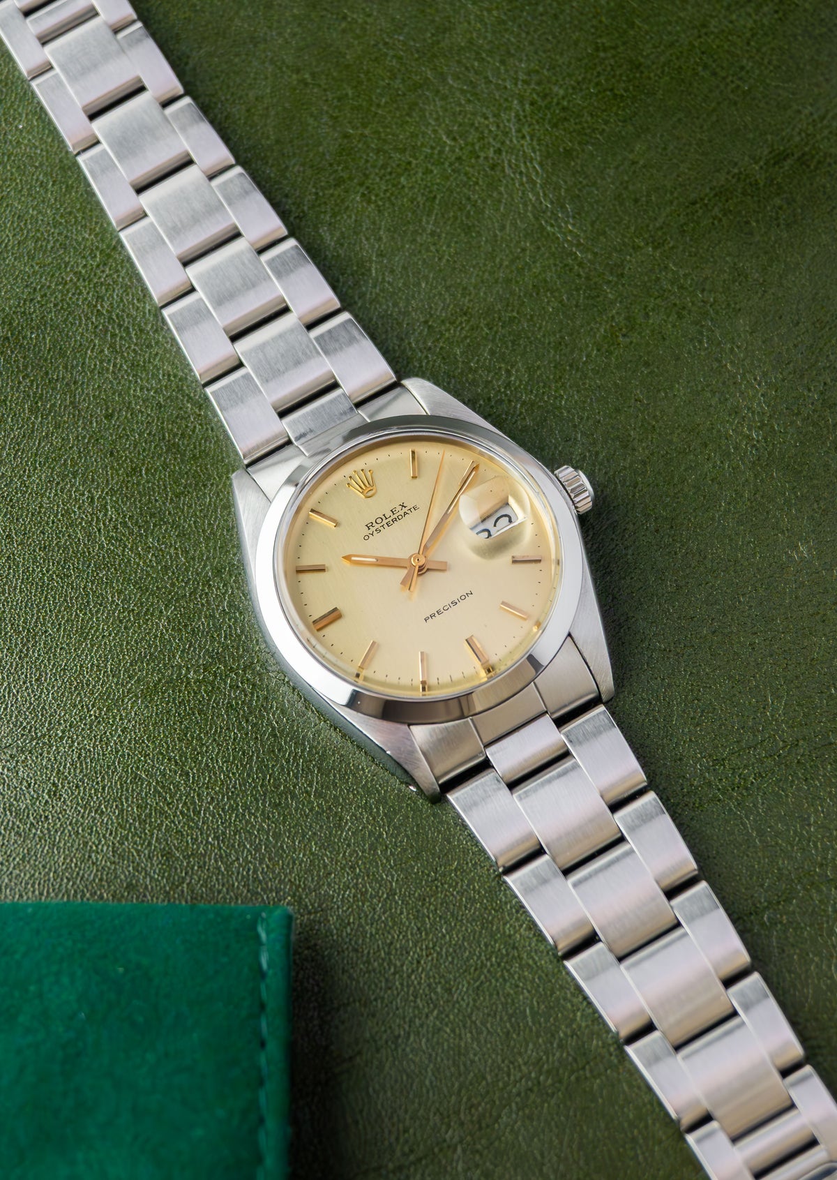 Rolex Oysterdate 34 Ref.6694 | Oyster Bracelet | Smooth Bezel | 1971 | Gold Dial | Caliber 1210