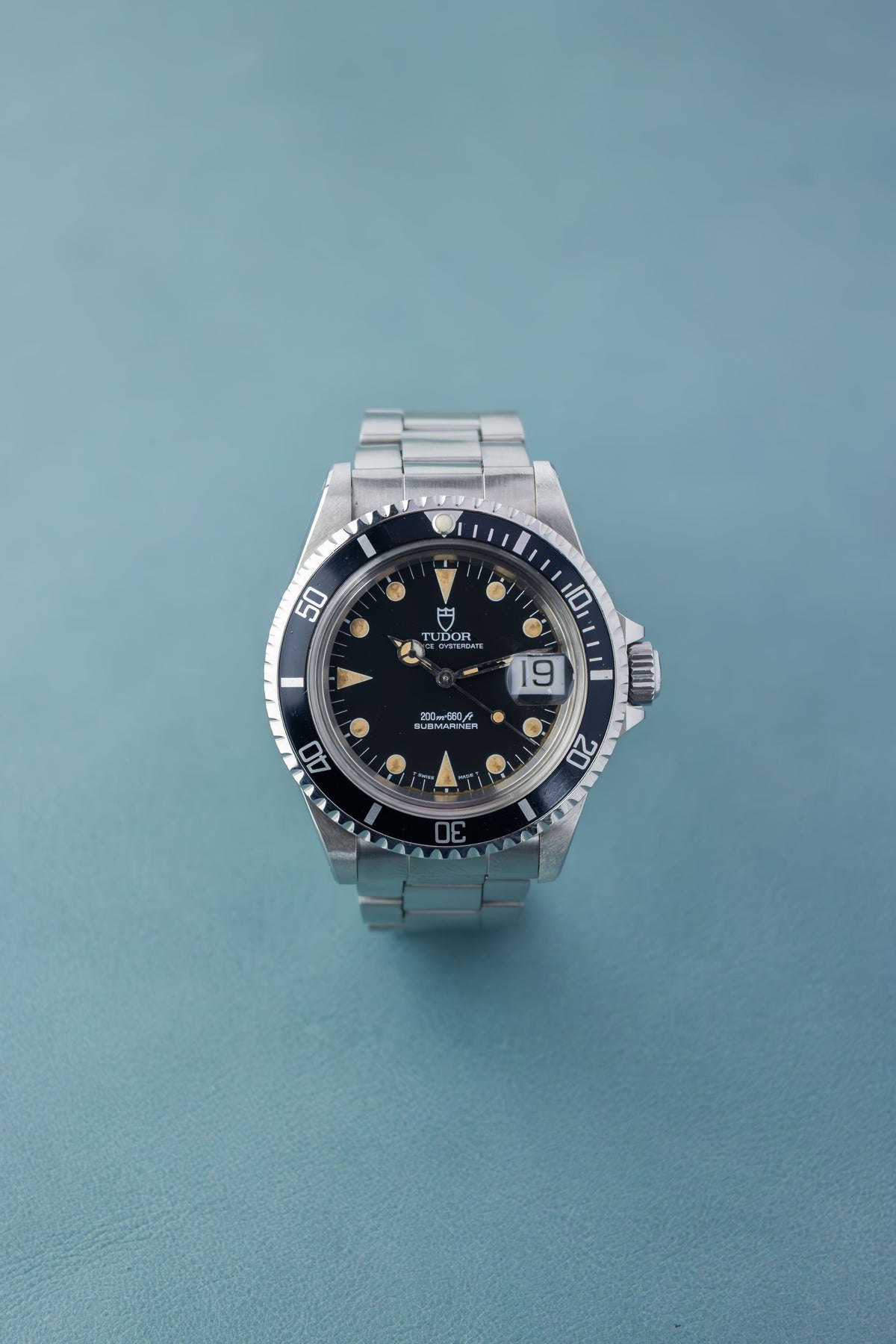 Tudor Submariner 40 Ref.79090 | Oyster Bracelet | 1992 | Black Dial | Patina Hour Marks | Caliber ETA 2824-2