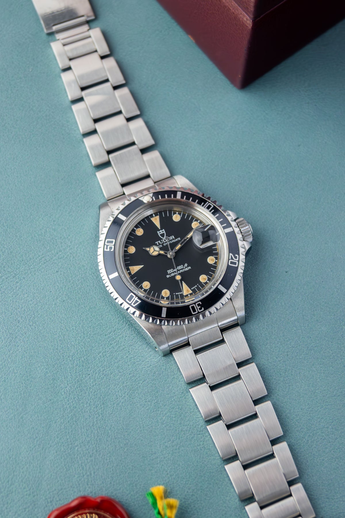 Tudor Submariner 40 Ref.79090 | Oyster Bracelet | 1992 | Black Dial | Patina Hour Marks | Caliber ETA 2824-2