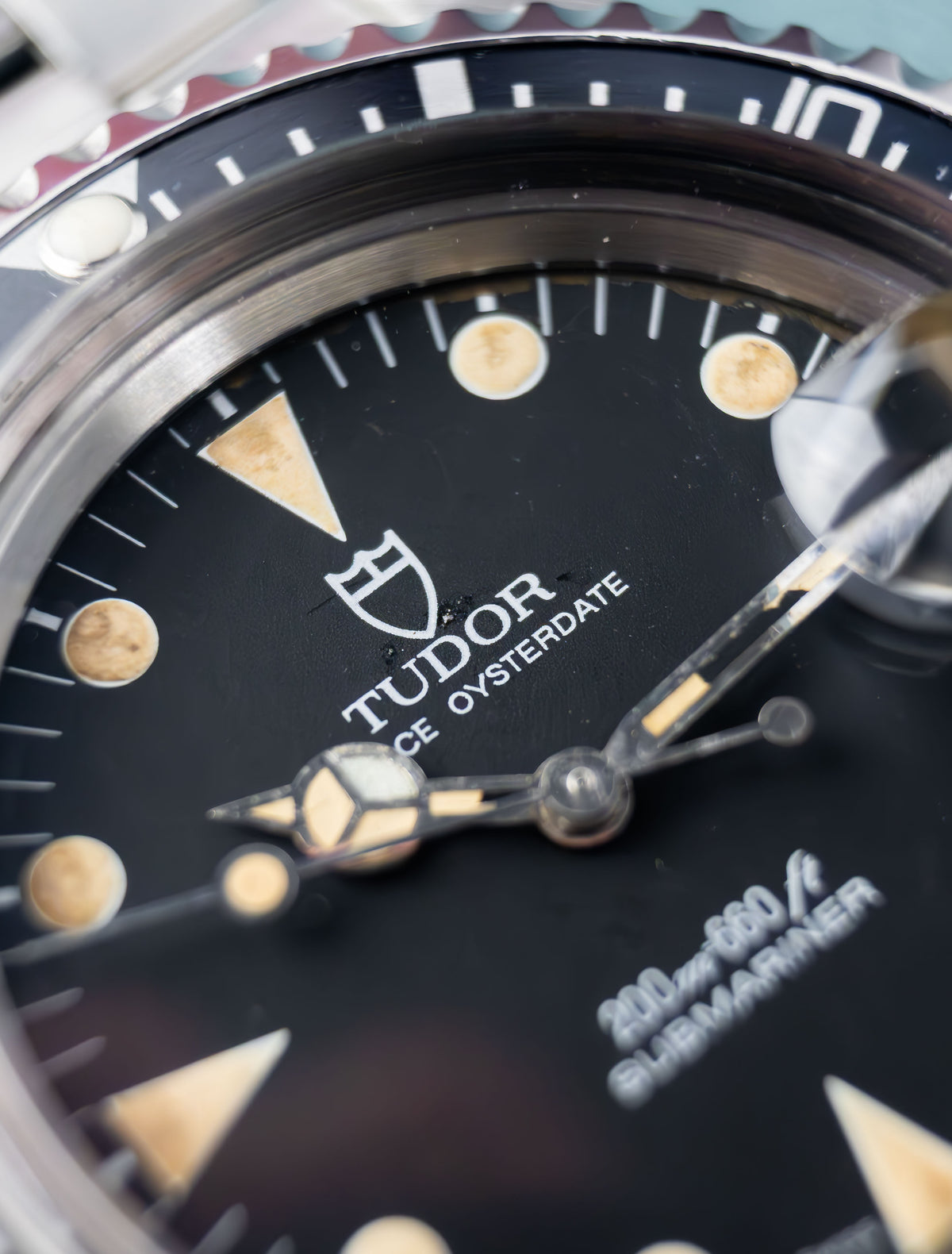 Tudor Submariner 40 Ref.79090 | Oyster Bracelet | 1992 | Black Dial | Patina Hour Marks | Caliber ETA 2824-2