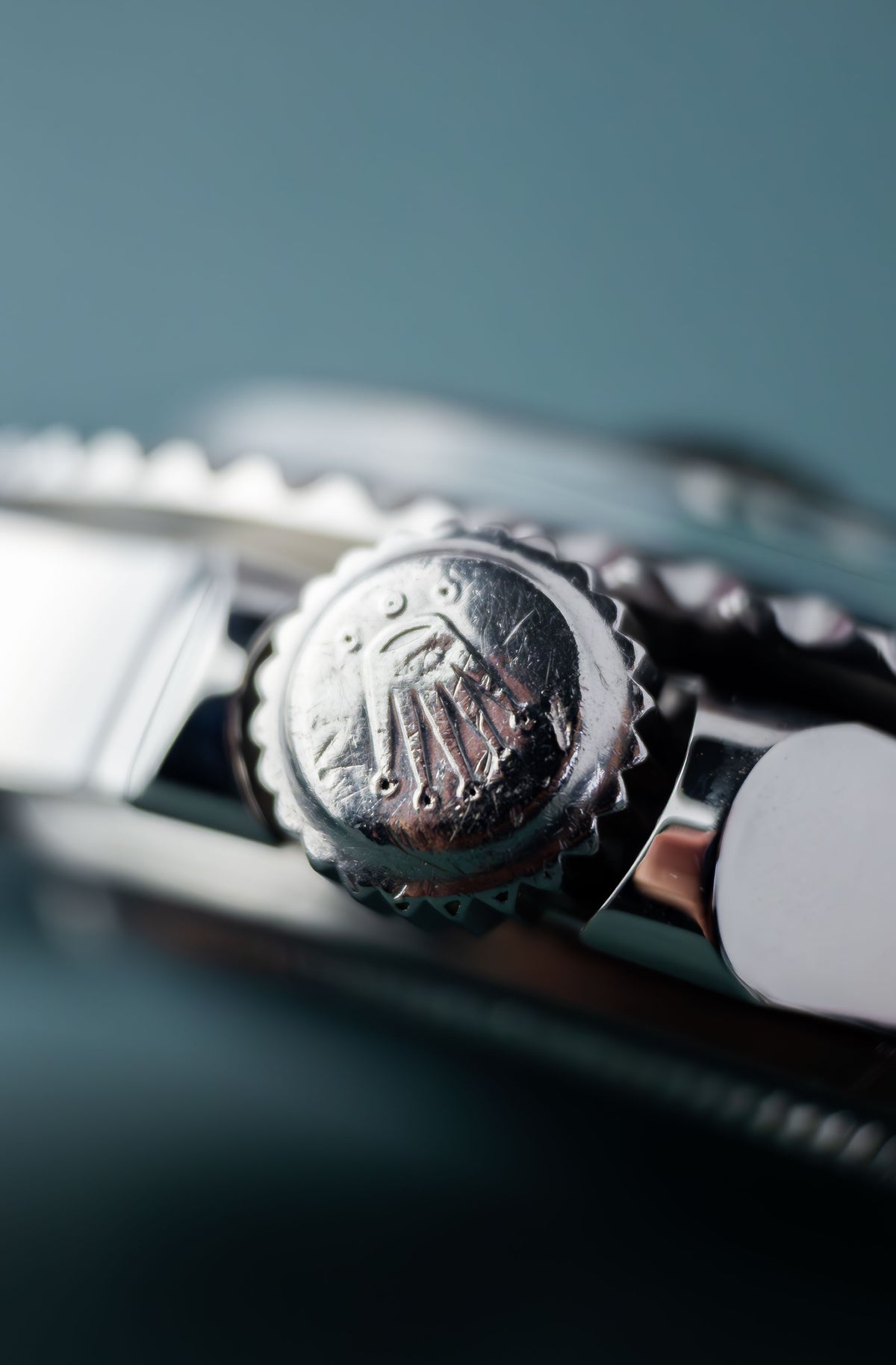 Tudor Submariner 40 Ref.79090 | Oyster Bracelet | 1992 | Black Dial | Patina Hour Marks | Caliber ETA 2824-2