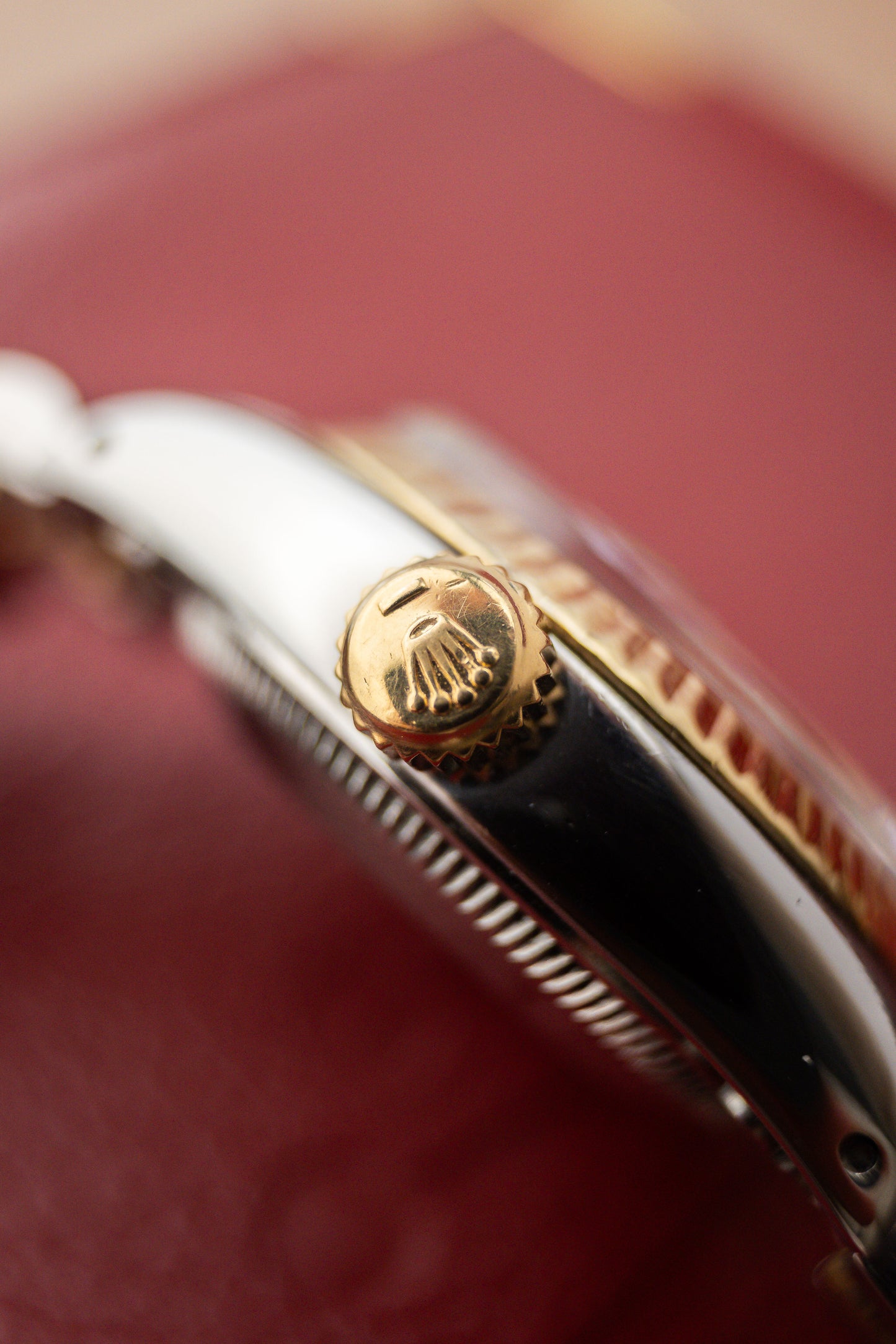 Rolex Oyster Perpetual Date 26 | Jubilee Bracelet | Fluted Bezel | 18K Gold | Lady Datejust | Ref. 6917